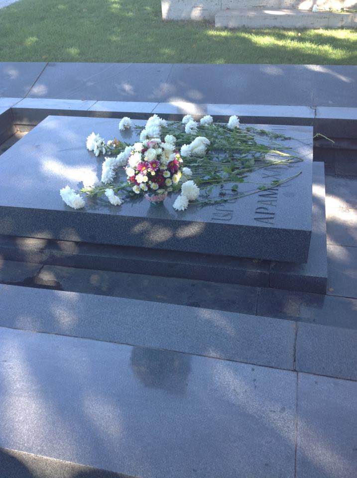 Арам Хач. - могила